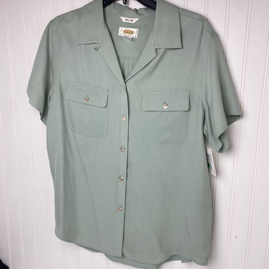 SHORT SLEEVED BUTTON DOWN
