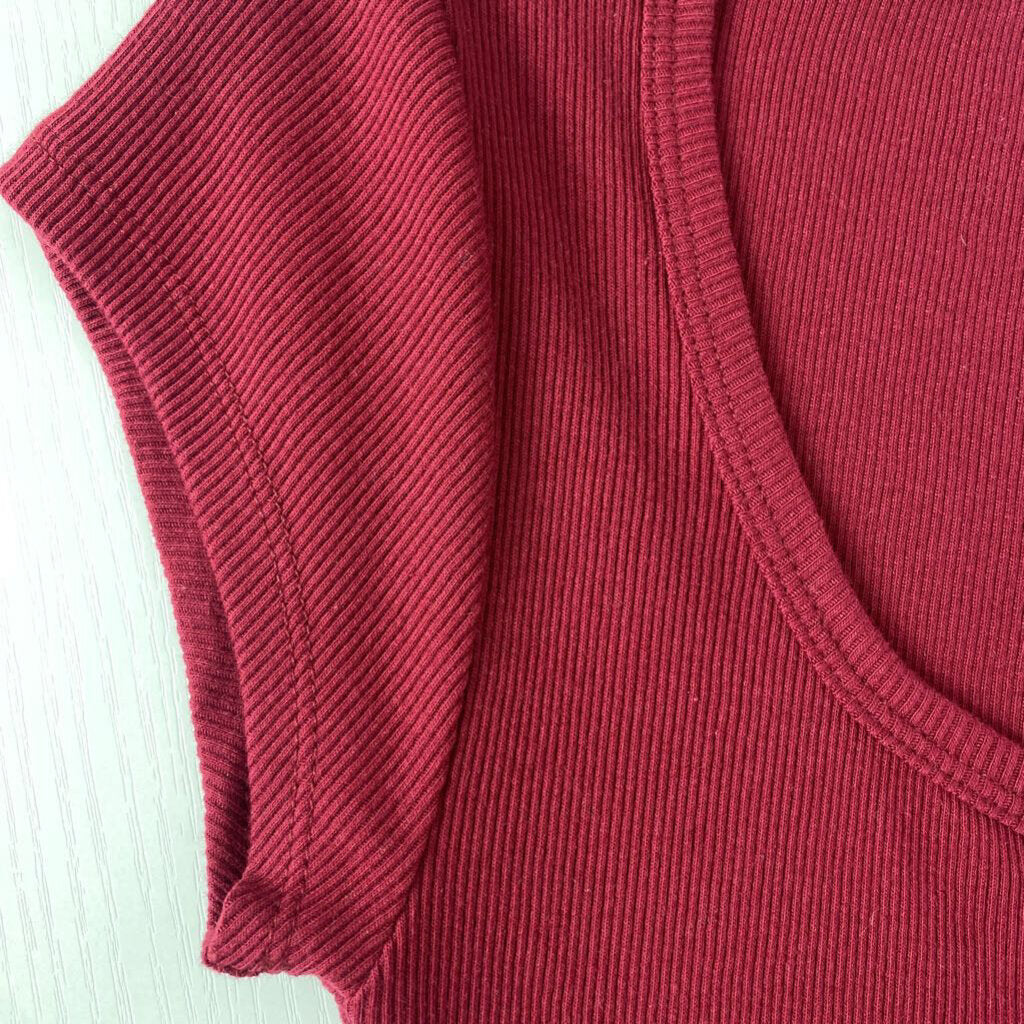SHORT SLEEVED RIBBED HENLEY TOP