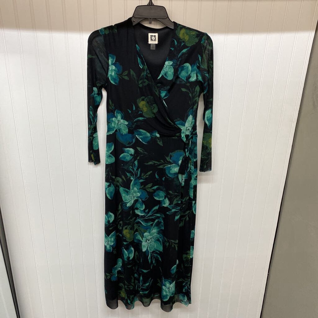 LONG SLEEVE V NECK DRESS