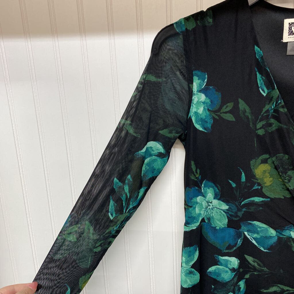 LONG SLEEVE V NECK DRESS