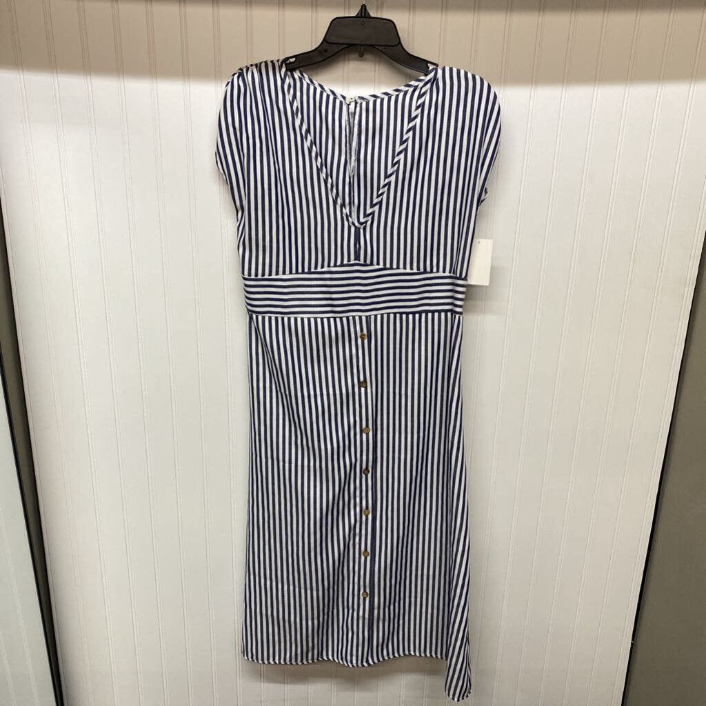 V NECK CAP SLEEVED