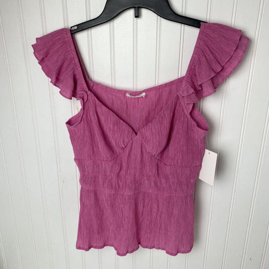 RUFFLE SLEEVED TOP
