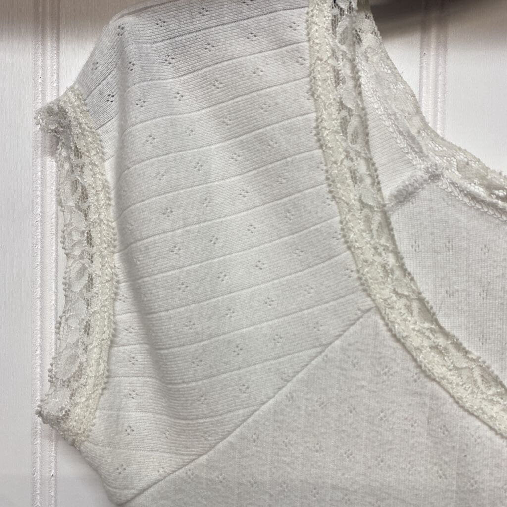 RIBBED W/LACE TOP