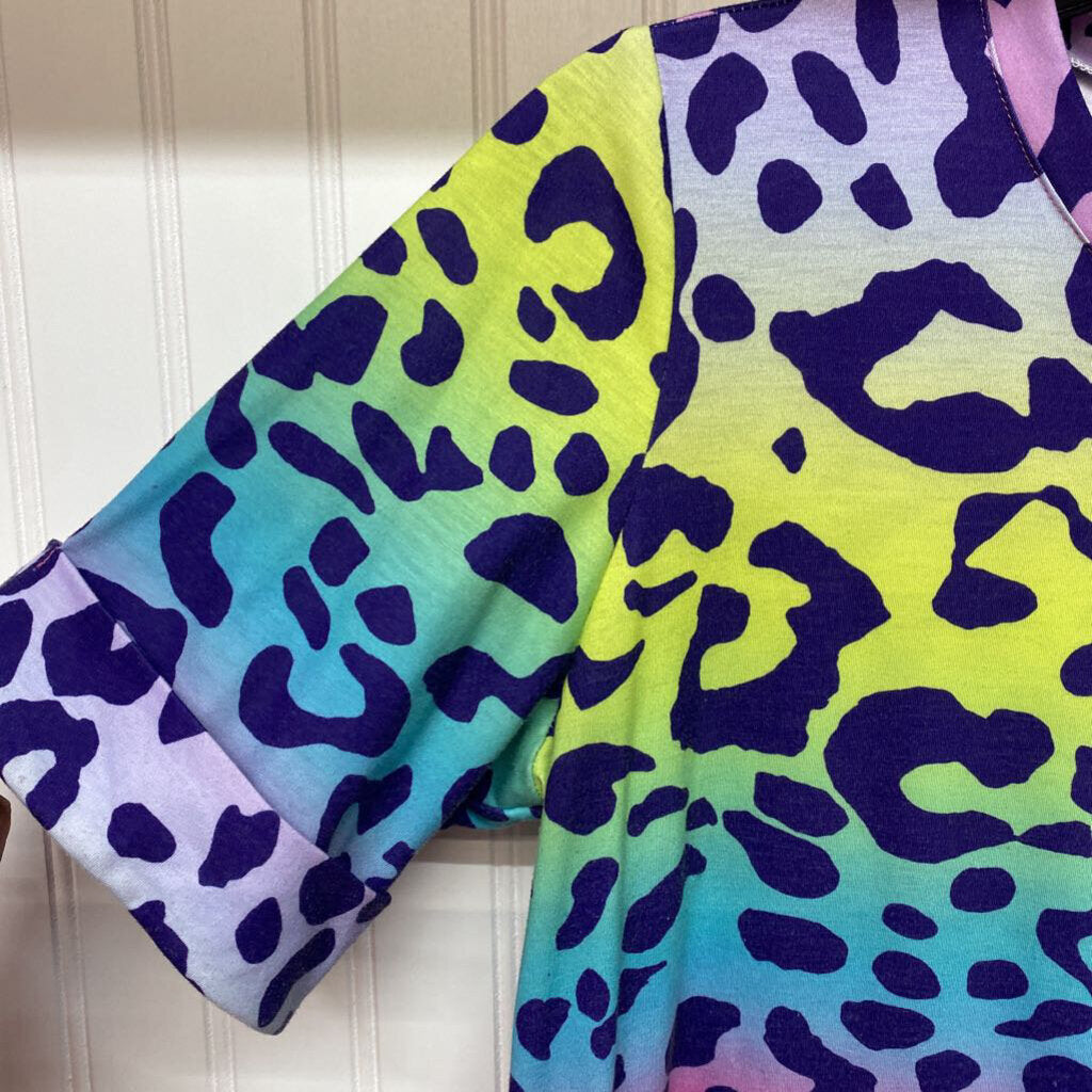 SHORT SLEEVED TOP