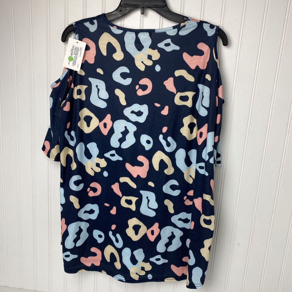 SHORT SLEEVED TOP