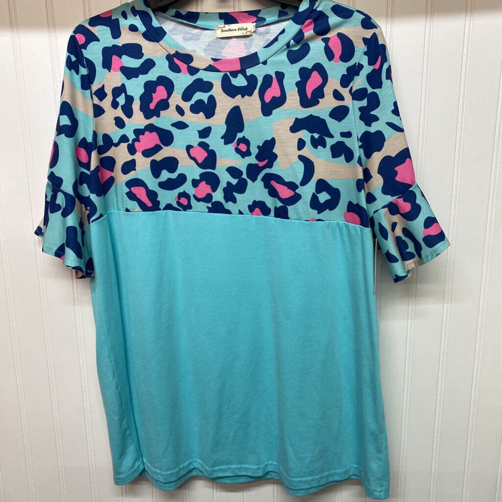 SHORT SLEEVED TOP