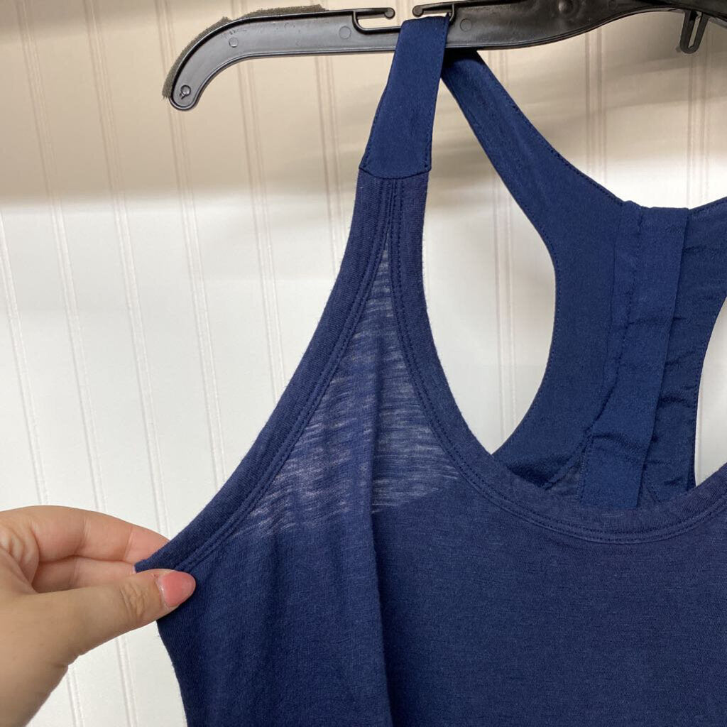 SLEEVELESS TOP