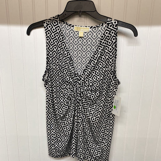 SLEEVELESS V NECK TOP