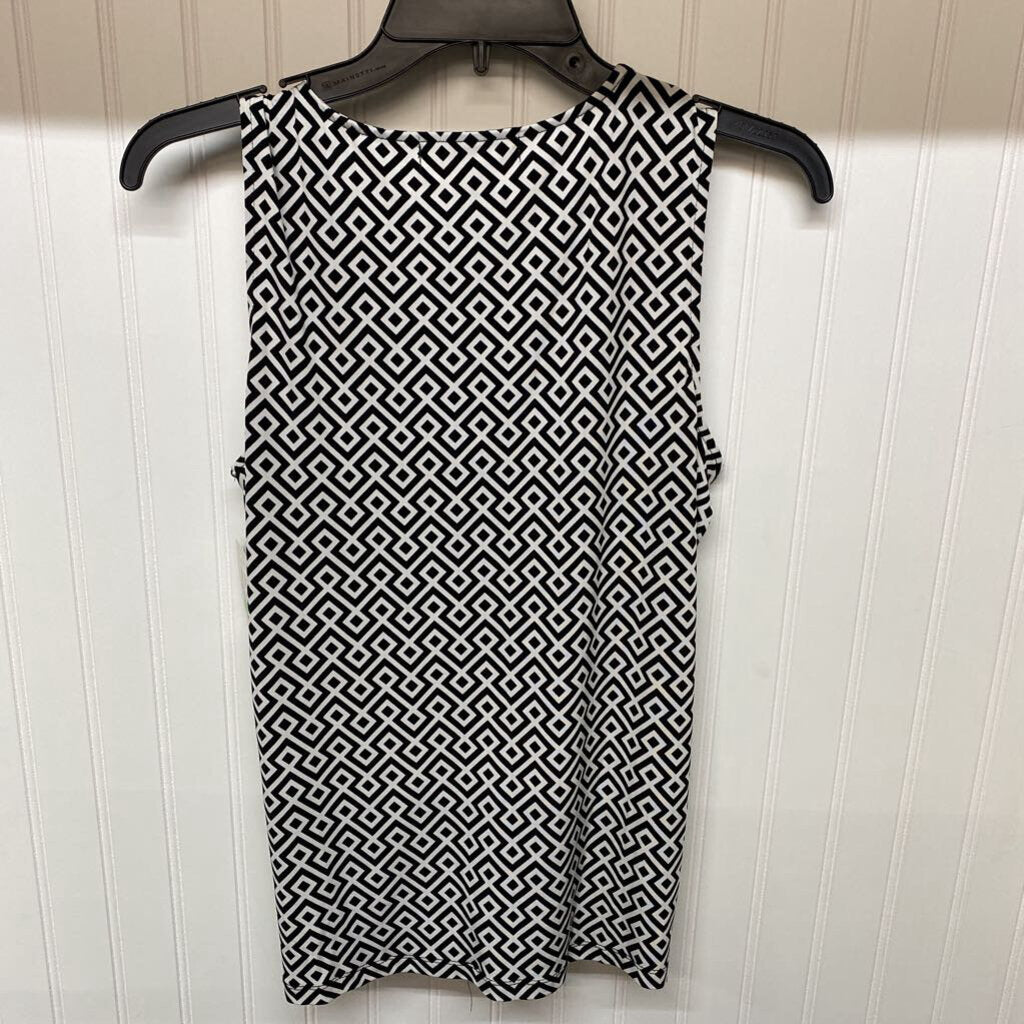 SLEEVELESS V NECK TOP