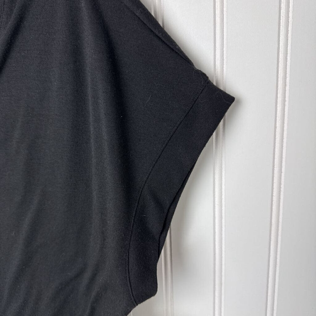 V NECK SHORT SLEEVED TOP