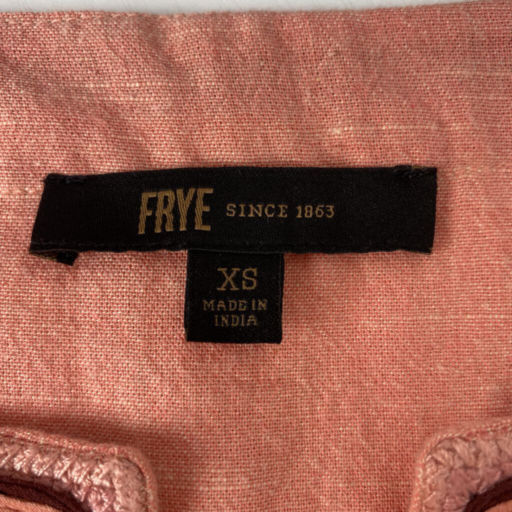 SLEEVLESS TOP * HIGH END *