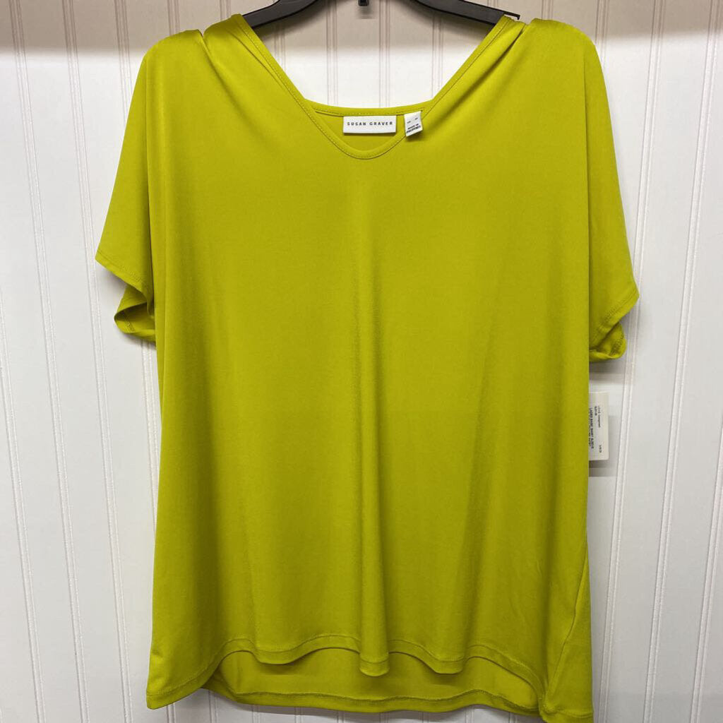 SHORT SLEEVED TOP