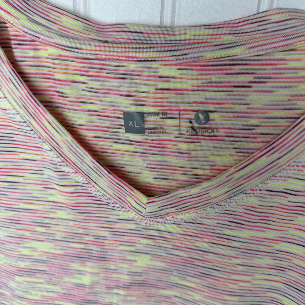 SHORT SLEEVED V NECK