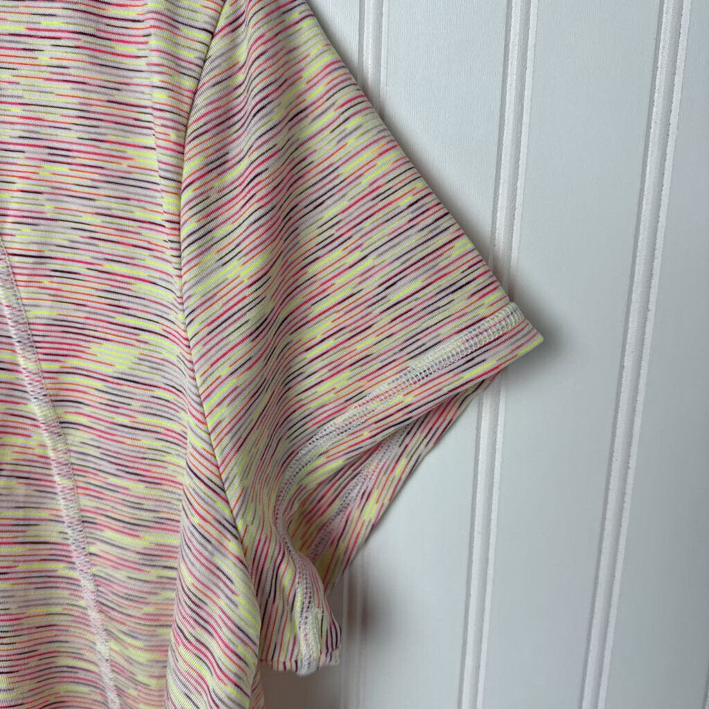 SHORT SLEEVED V NECK