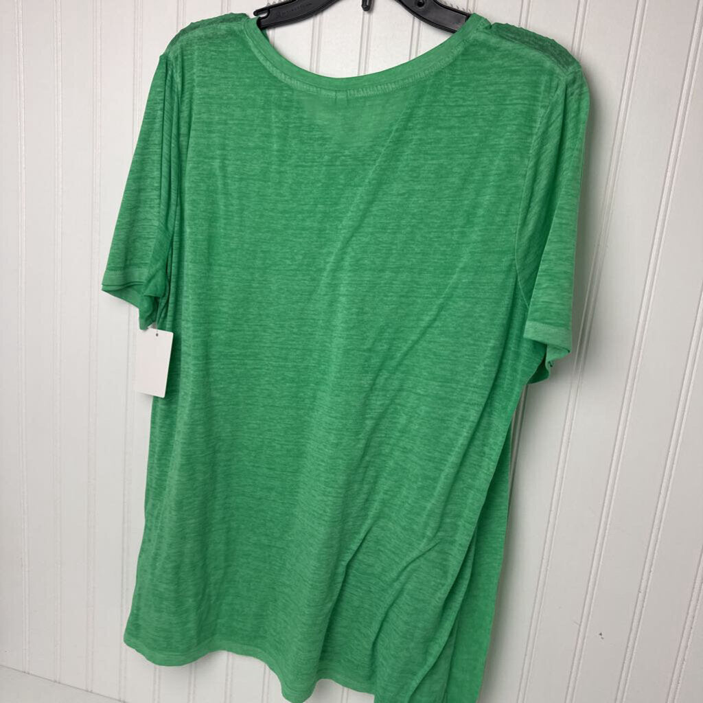 SHORT SLEEVED V NECK