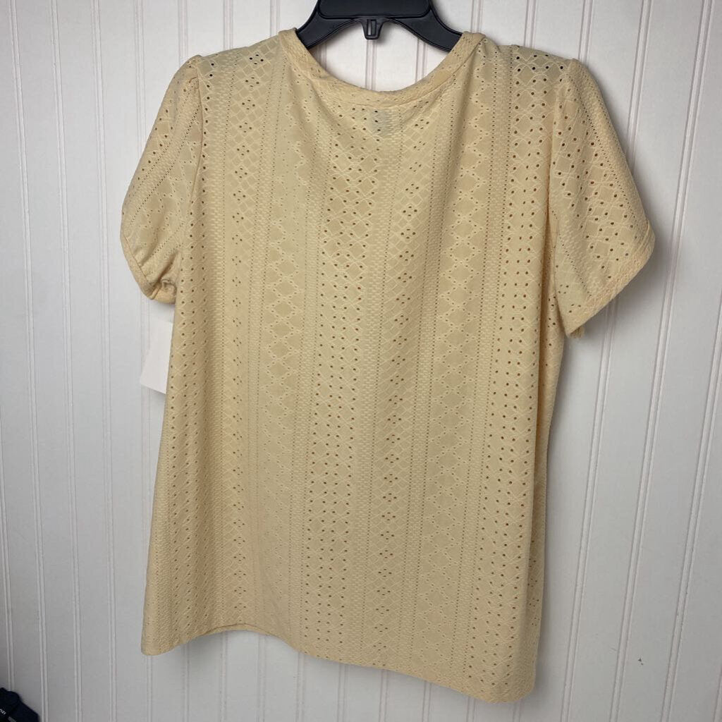 TEXTURED V NECK TOP