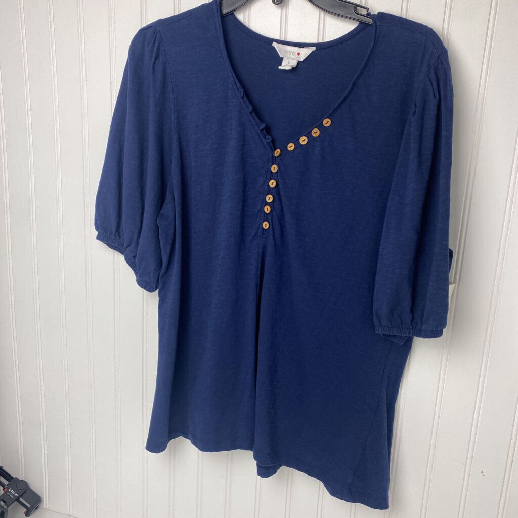 SHORT SLEEVED W/BUTTONS