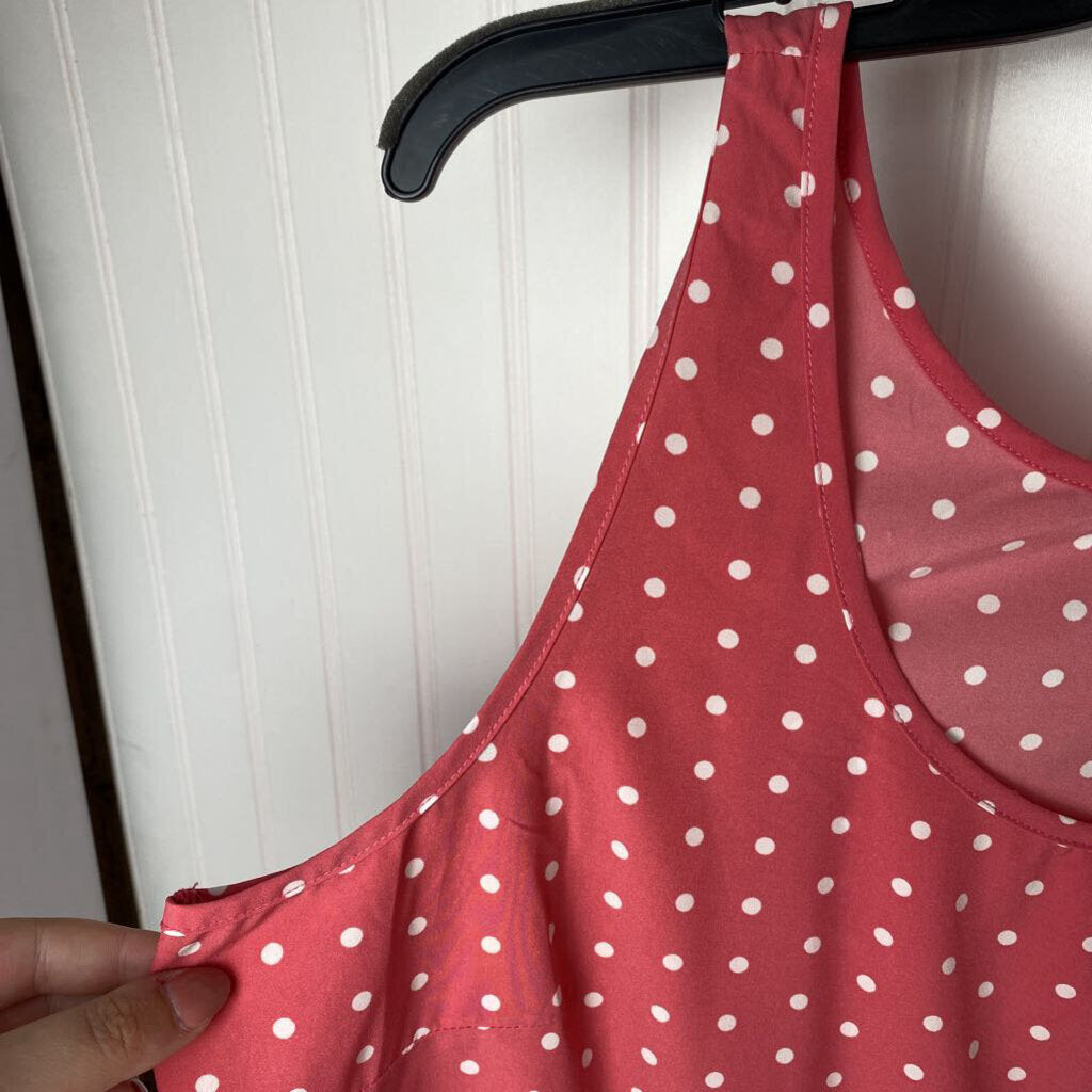 SLEEVLESS TOP