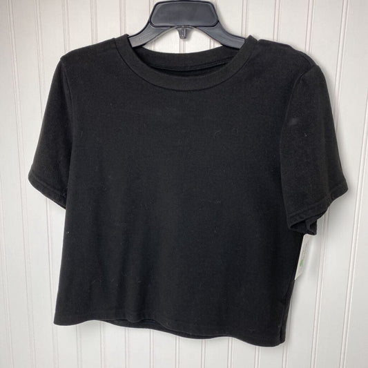 SHORT SLEEVED CROP TOP