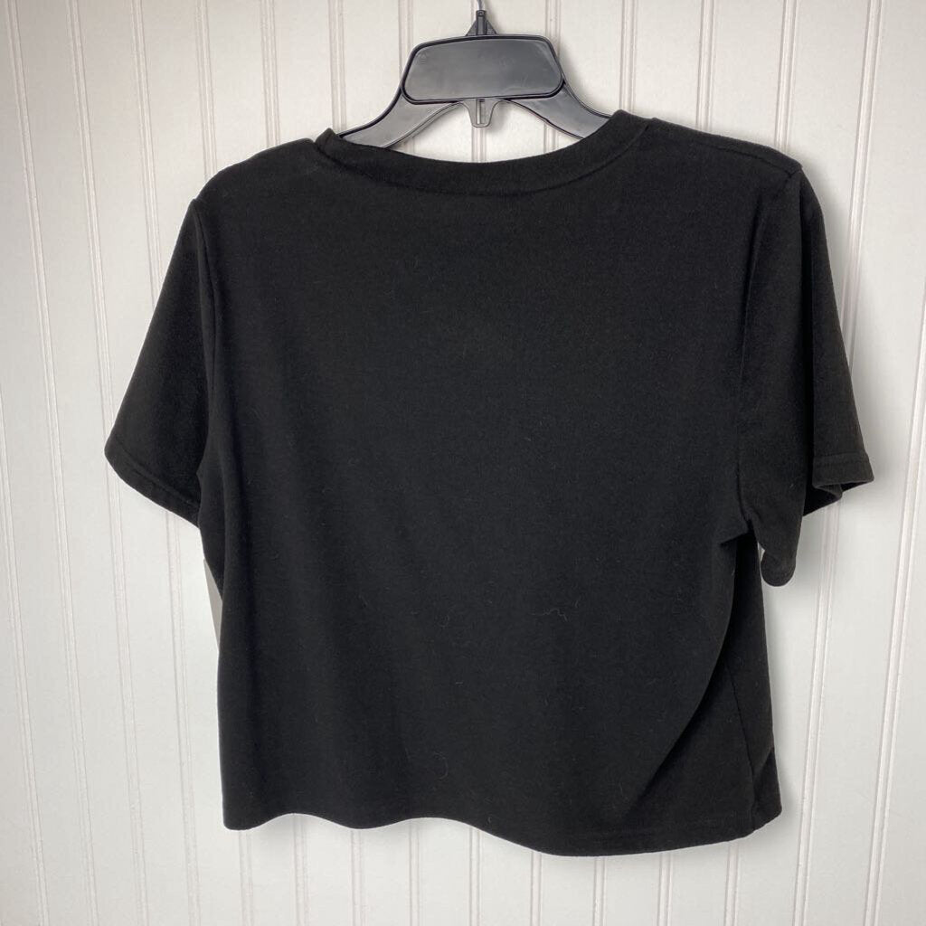 SHORT SLEEVED CROP TOP