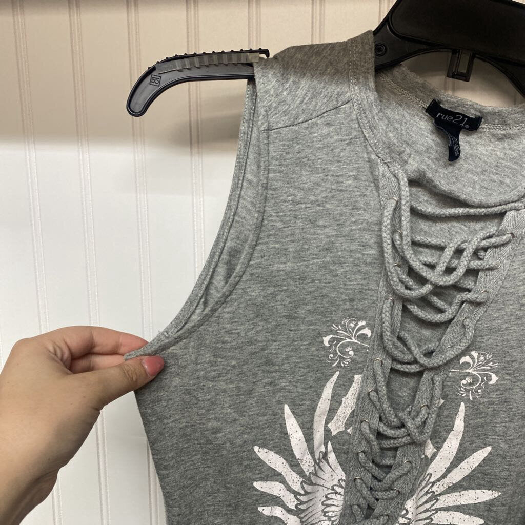 SLEEVELESS TOP