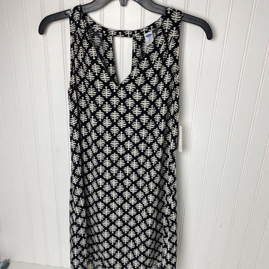 SLEEVELESS BLOUSE