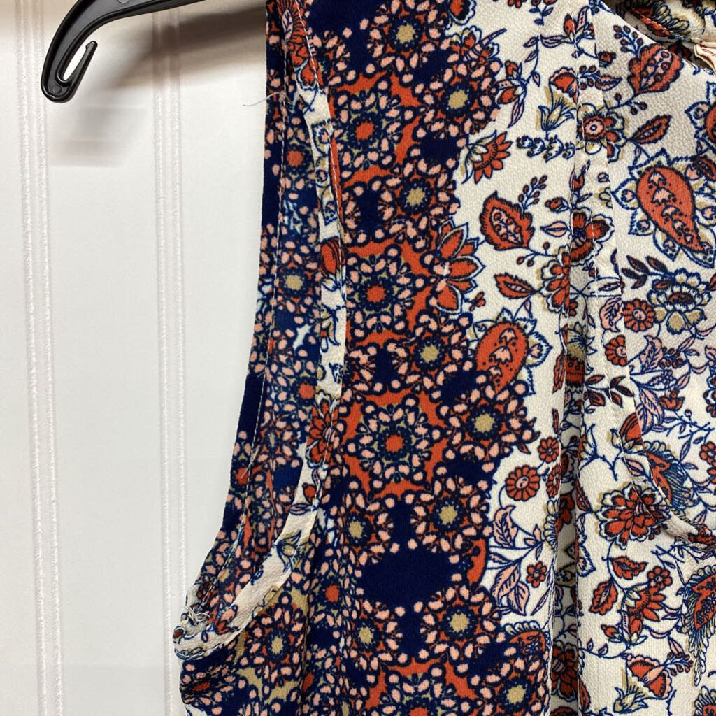 LADIES SLEEVELESS BLOUSE