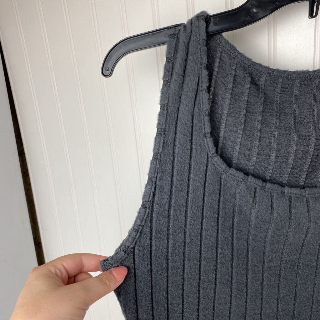 *GREY TANK TOP
