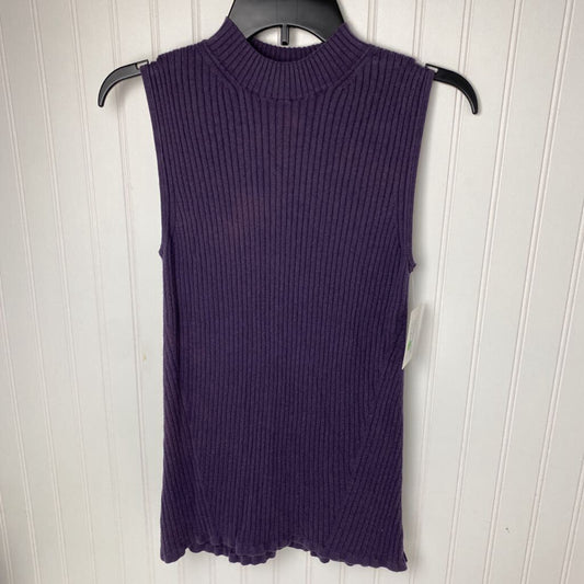 SLEEVELESS RIBBED KNIT TOP