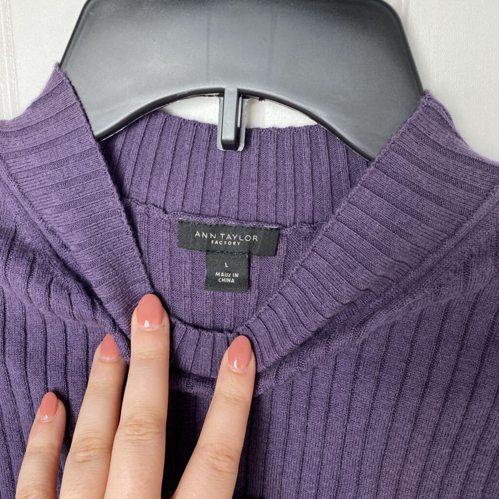 SLEEVELESS RIBBED KNIT TOP