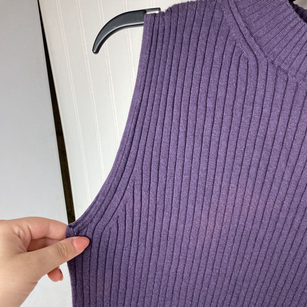 SLEEVELESS RIBBED KNIT TOP
