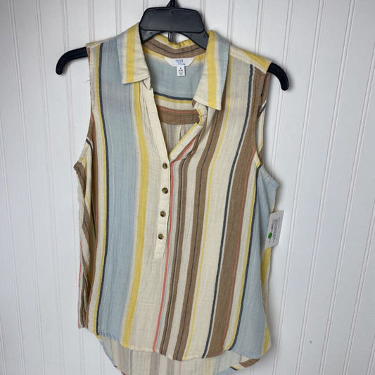 1/4 BUTTON SLEEVELESS TOP