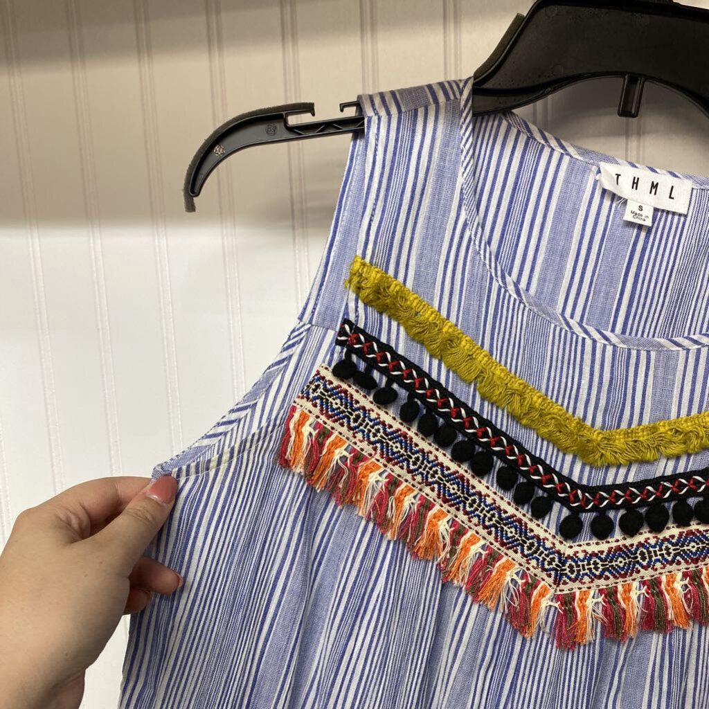 EMBELLISHED SLEEVELES TOP