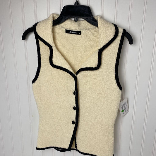 SLEEVELESS TOP