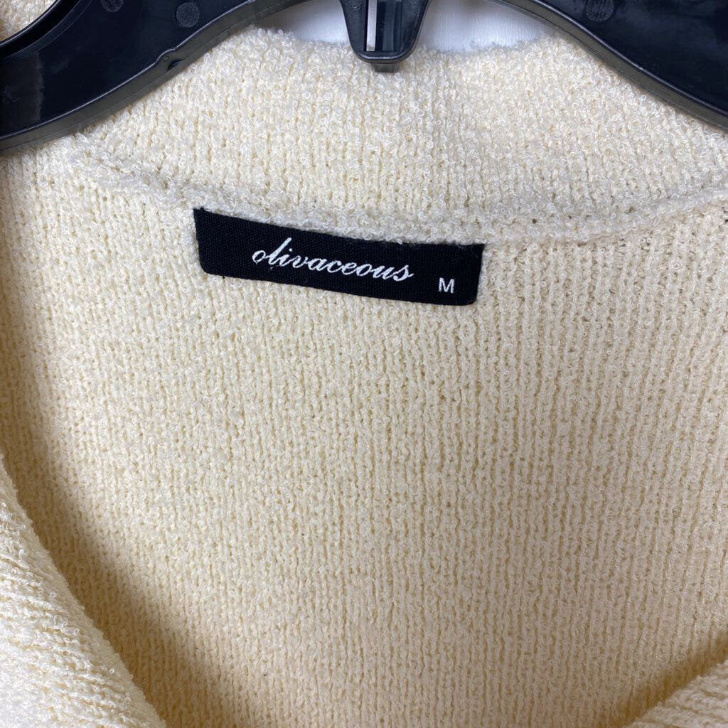 SLEEVELESS TOP