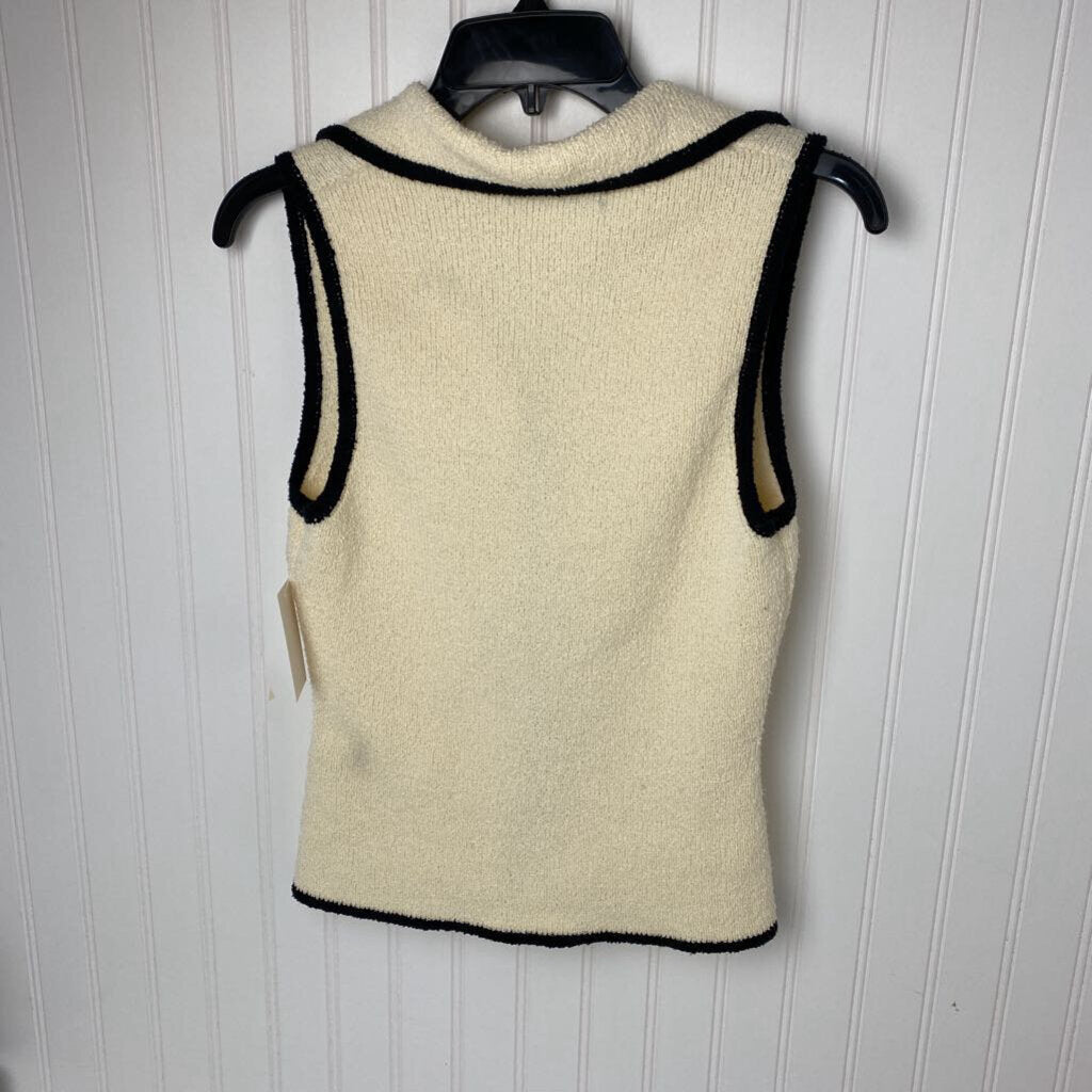 SLEEVELESS TOP