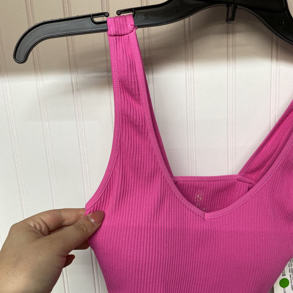 RIBBED KNIT CROPPED TANK TOP
