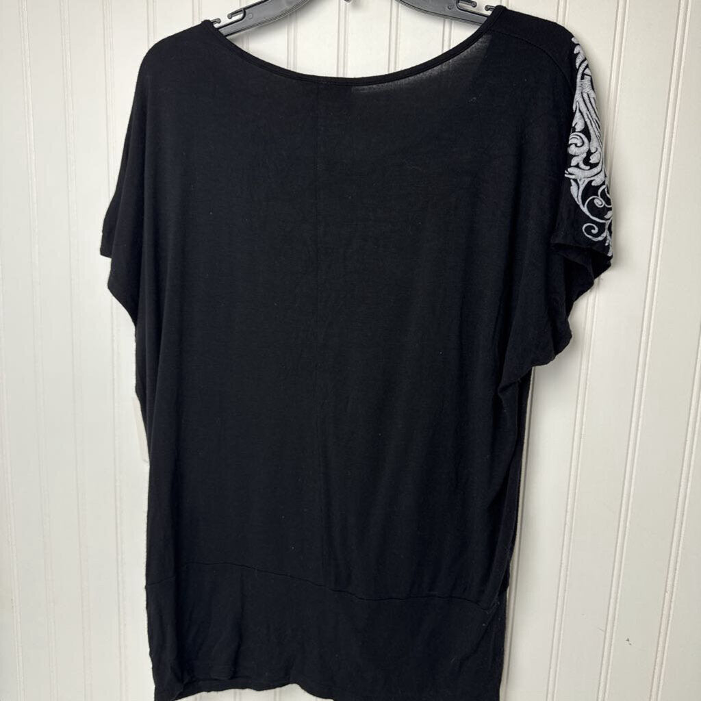 EMBELLISHED SHORT SLEEVE TOP