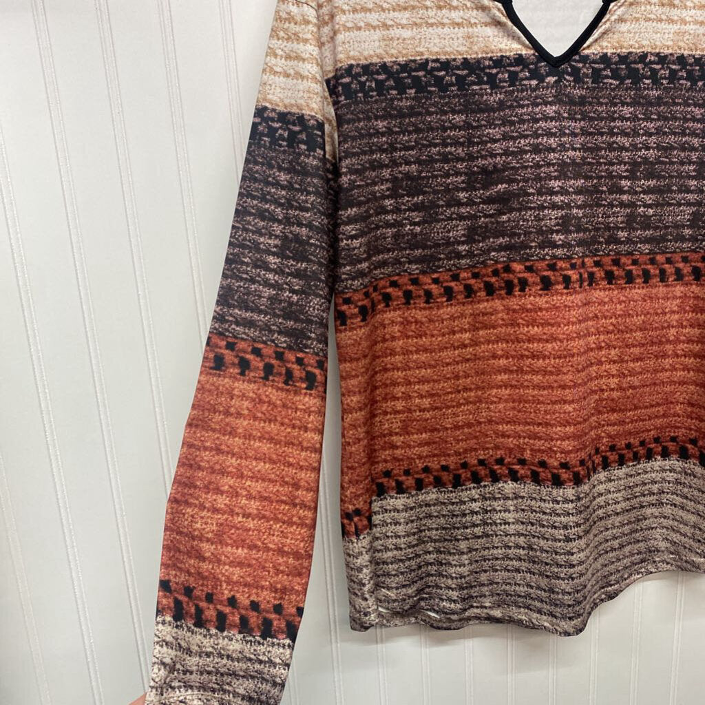 LONG SLEEVE V NECK TOP
