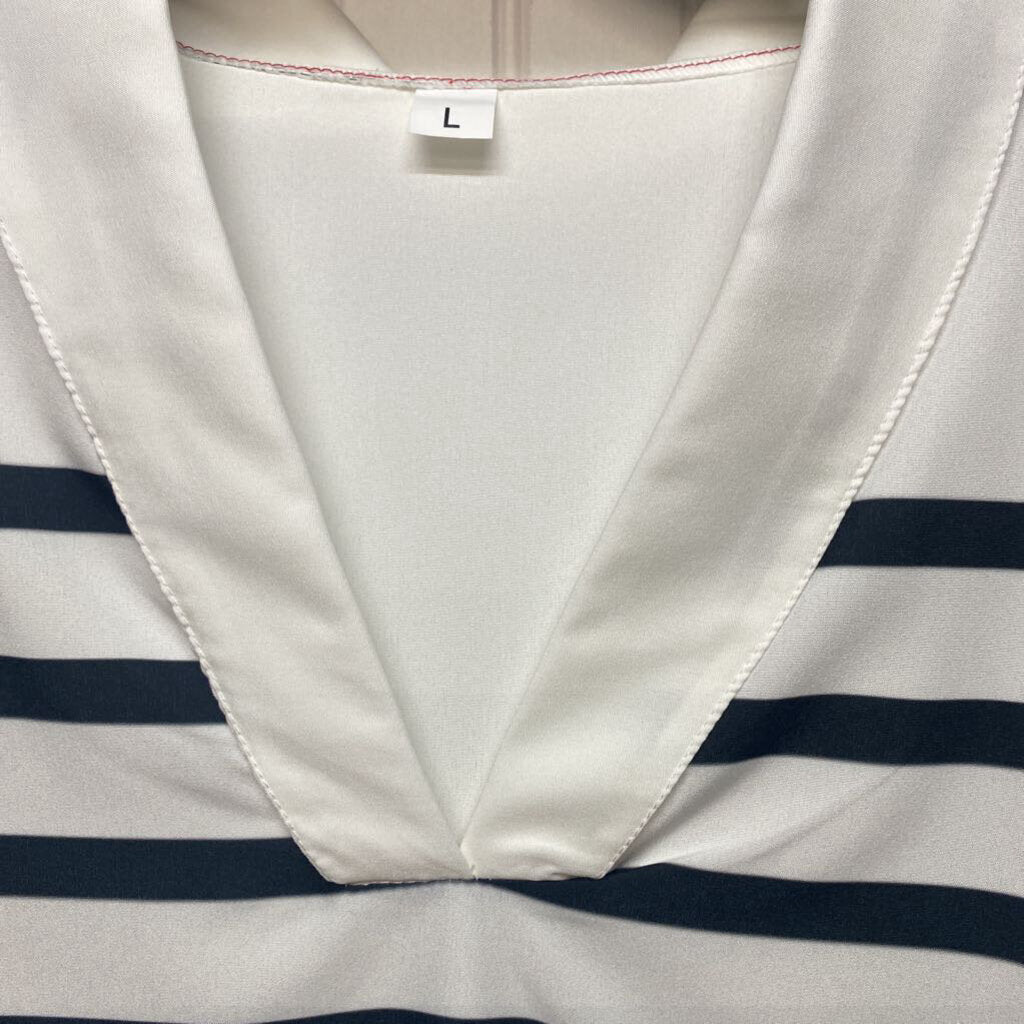 SHORT SLEEVE COLLARED V NECK TOP
