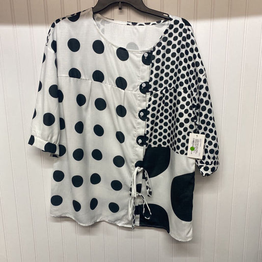 SHORT SLEEVE POLKA DOT TOP