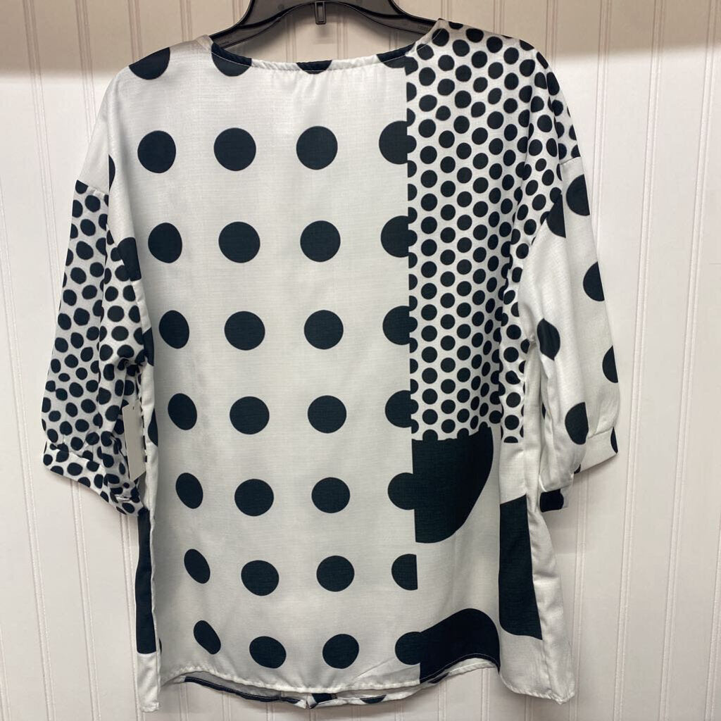 SHORT SLEEVE POLKA DOT TOP
