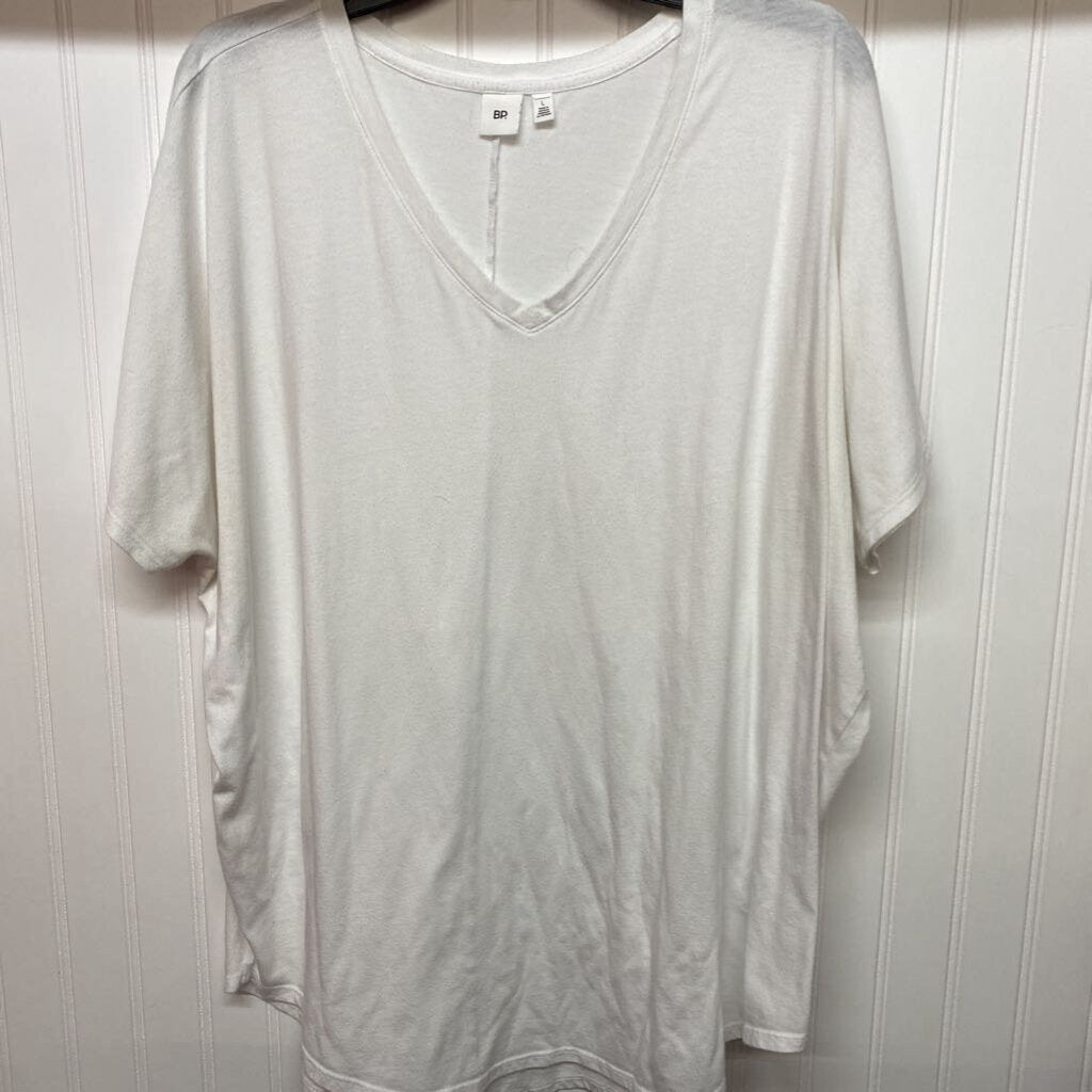 SHORT SLEEVE V NECK TEE
