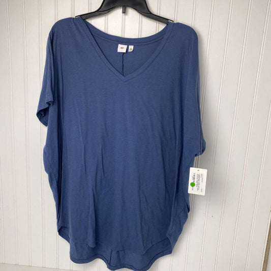 SHORT SLEEVE V NECK TEE