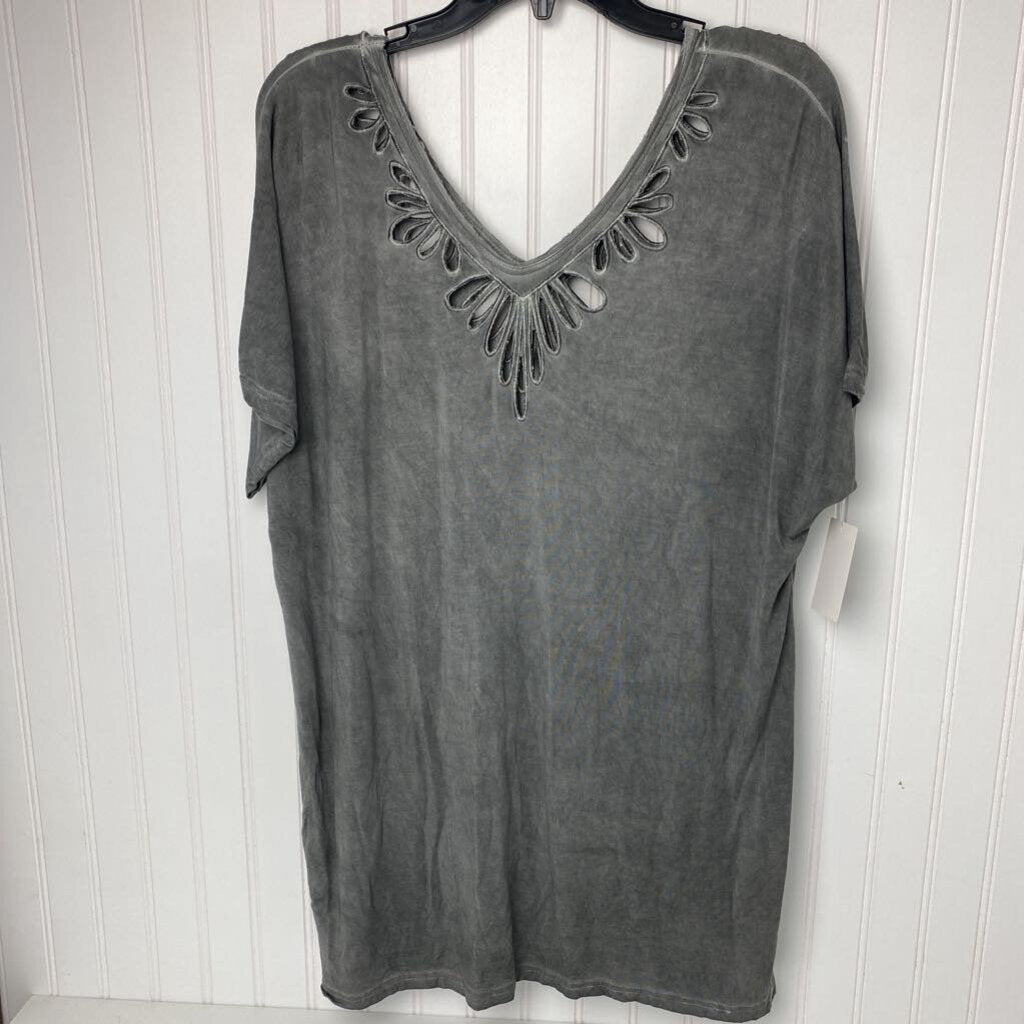 V NECK SHORT SLEEVE TOP