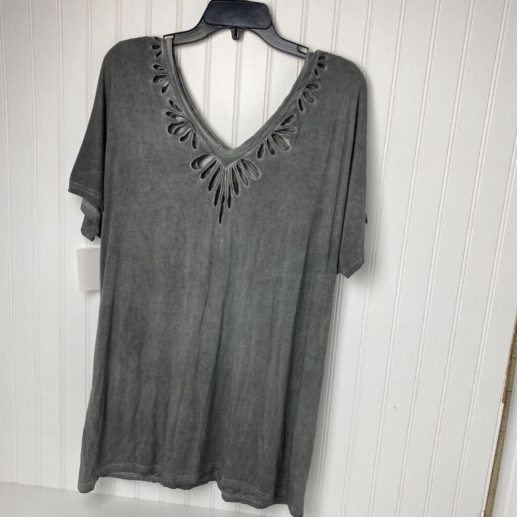 V NECK SHORT SLEEVE TOP