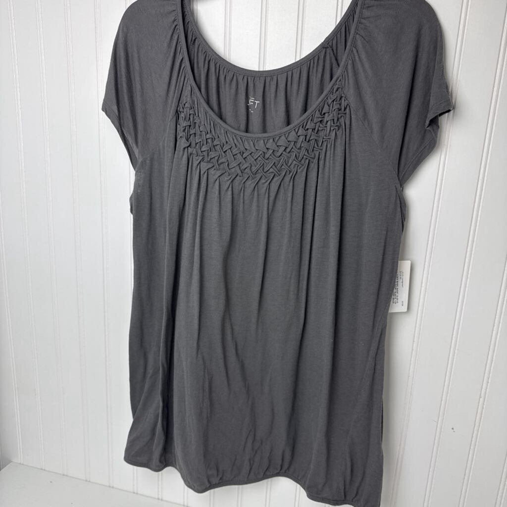 SHORT SLEEVE TOP