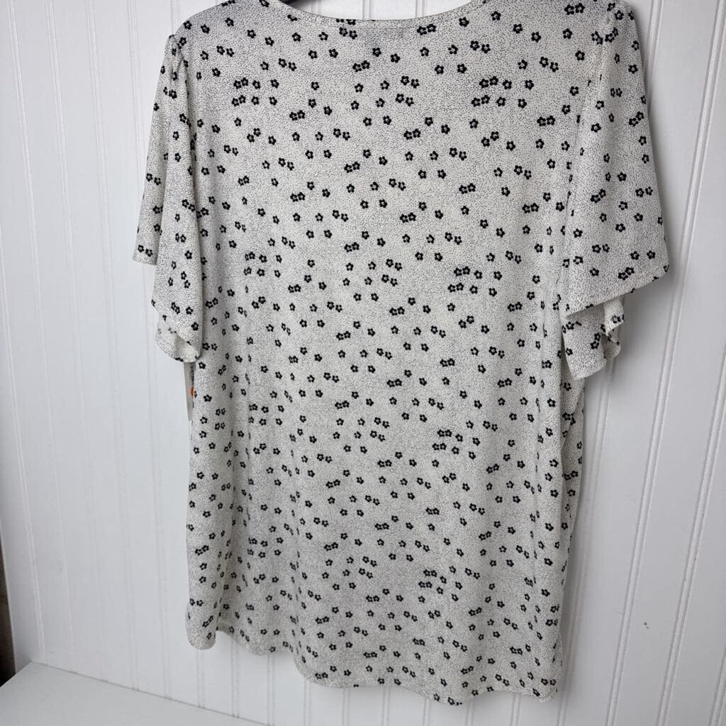 SHORT SLEEVE KNIT TOP