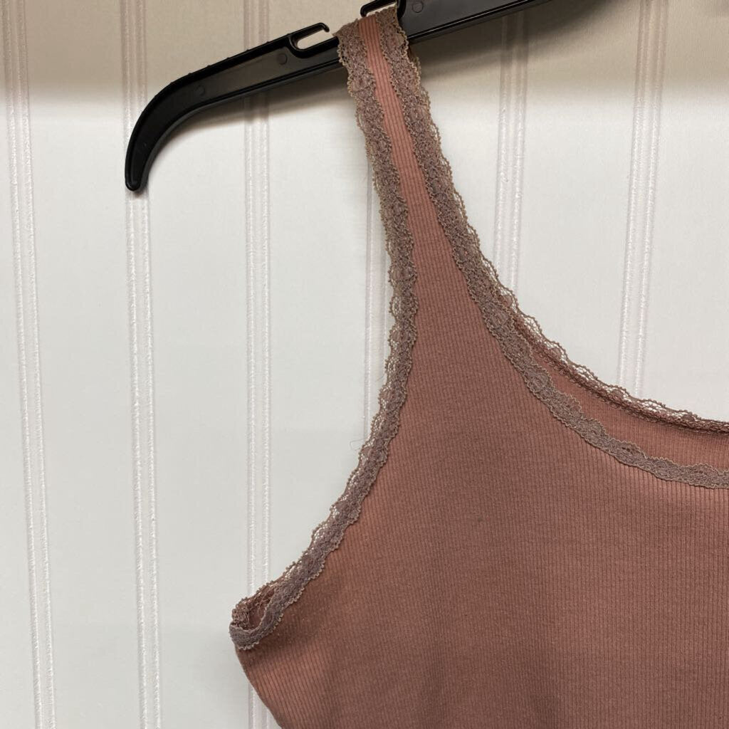 CROPPED TANK TOP