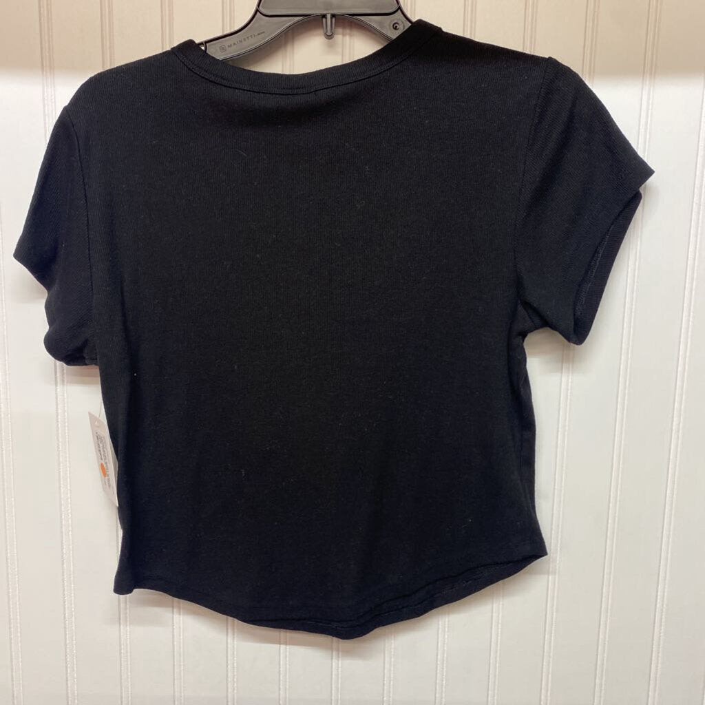 SHORT SLEEVED CROP TOP